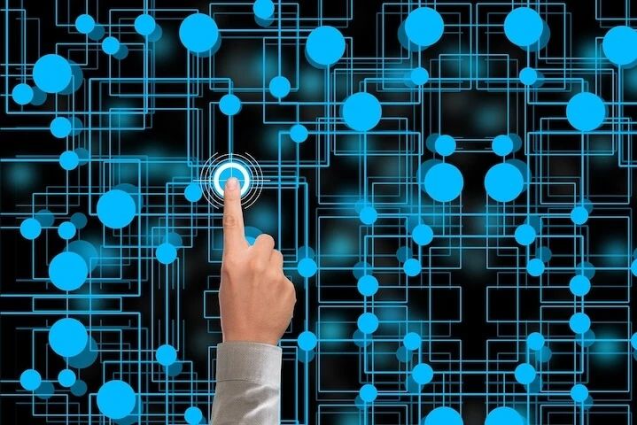 Les astuces pour réussir sa stratégie de réseaux sociaux pour les TPE et PME.