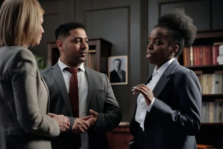 Les meilleures pratiques pour les petites entreprises : Gérer les obligations légales avec facilité.